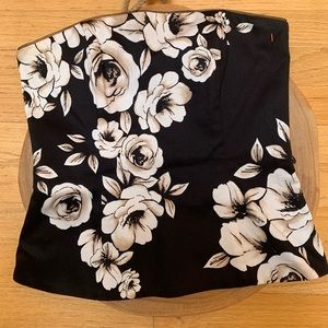White House Black Market Black Floral Strapless Corset
Crop Top Size 0
